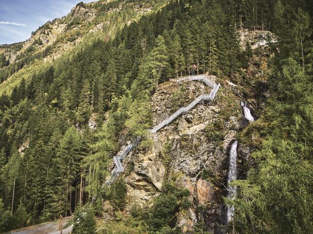 Nahe der Ortschaft Feichten im Kaunertal wird in der Verpeilschlucht der gleichnamige Kelttergarten mit 15 neuen Kletterrouten, die den Standards des etablierten Klettervereins „Climbers Paradise“ entsprichen, realisiert. | Foto: TVB Tiroler Oberland / Obex