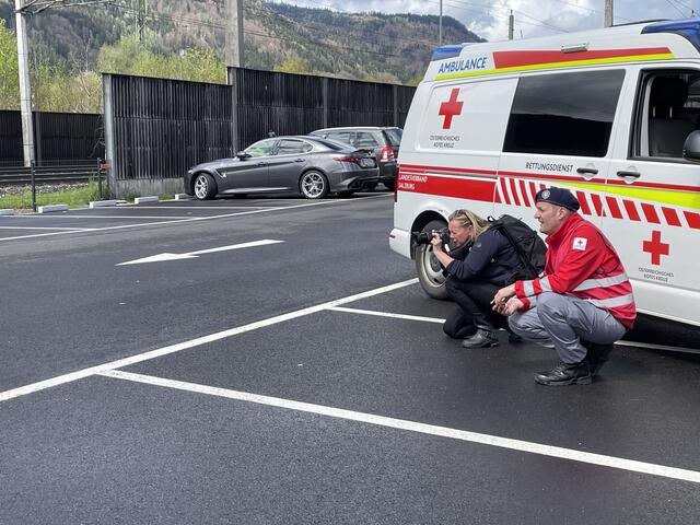 Beobachter und Fotografin (Maria Tiefenbacher-Schöndorfer) im Einsatz | Foto: Martin Schöndorfer, 2023