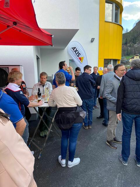 Zahlreiche Interessenten verschlug es zur Firmeneröffnung in die Unterwerkgasse 14. | Foto: Carta