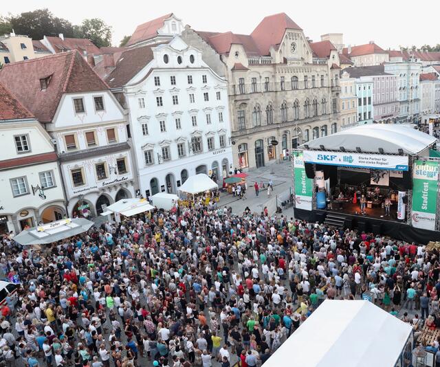 Top-Bands werden wieder den Stadtplatz rocken. | Foto: Klaus Mader