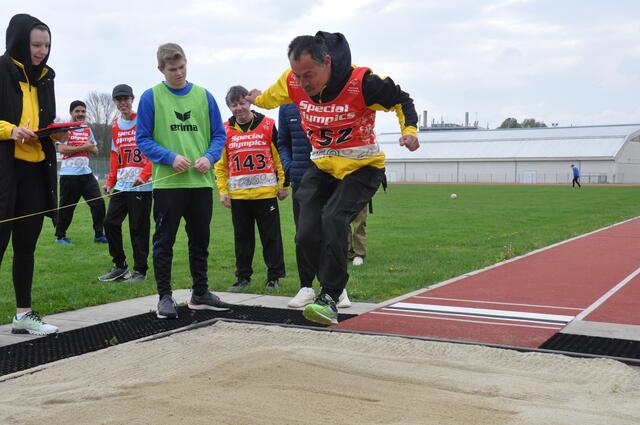Hans-Peter Fleck (Team Dornau) beim Standweitsprung | Foto: Special Olympics Burgenland