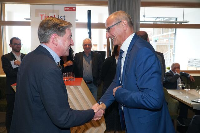 Hausherr Franz Dengg (li) begrüßte Anton Mattle herzlich.