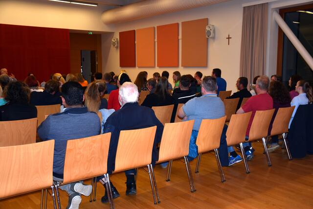 Infoabend zur Lage der Volksschule St. Nikola.  | Foto: Robert Zinterhof