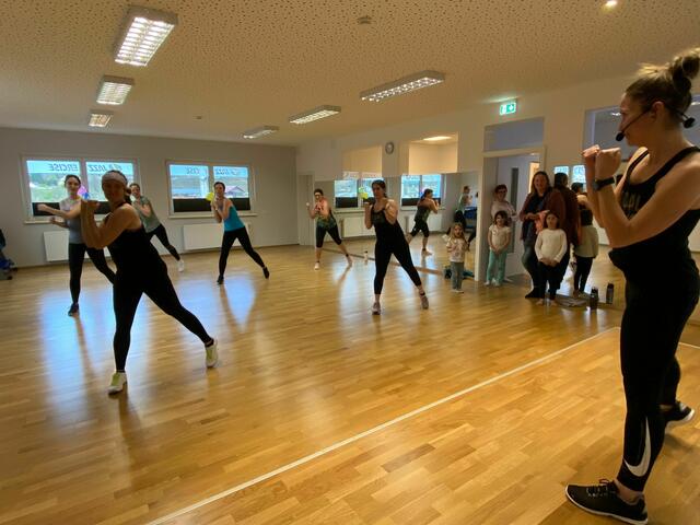 Schnuppern beim Jazzercise. | Foto: Carta