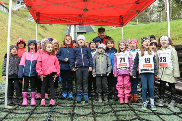 Insgesamt nahmen 450 Schülerinnen und Schüler teil | Foto: Veranstalter/X-Challenge Montafon