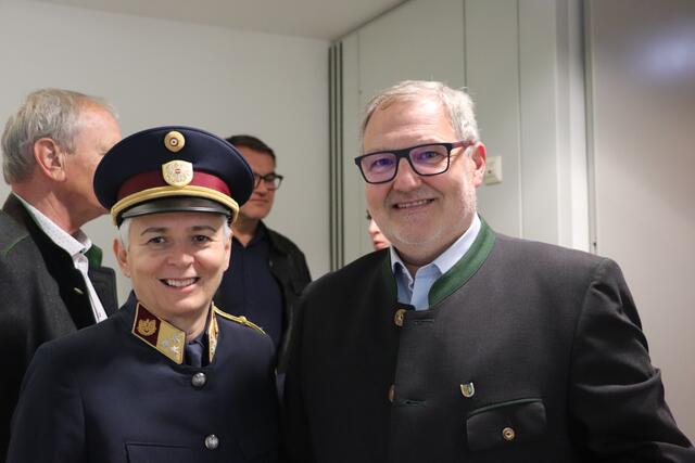 Oberst Brigitte Schlemmer und Kalsdorfs Gemeindevorstand Gerhard Herunter | Foto: Edith Ertl