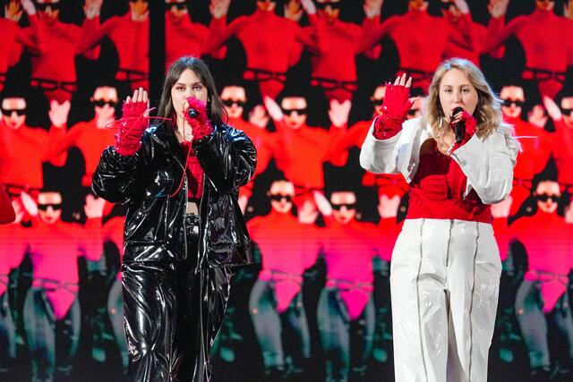 Am Dienstag, 2. Mai, performten Österreichs Vertreterinnen erstmals auf der Bühne in der Liverpooler M&amp;S Arena. Am Freitag, 5. Mai, steht die 2. Probe an. | Foto: ORF/Roman Zach-Kiesling