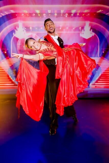 Paar 09: Missy May und Dimitar Stefanin mit einem Wiener Walzer zu "Love On The Brain". | Foto: ORF/ Günther Pichlkostner