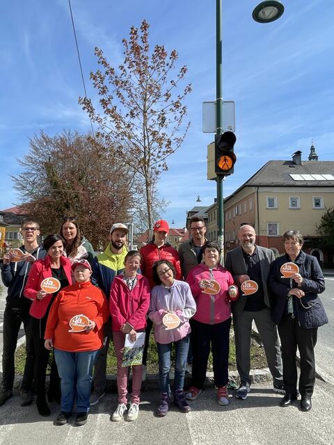 Dieser Baum soll ein Zeichen für Inklusion werden.  | Foto: sm