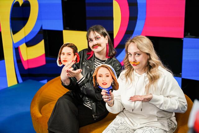 Ein bisschen Spaß muss sein! TEYA &amp; SALENA blödelten bei einem Social-Media-Termin in Liverpool. | Foto: ORF/Roman Zach-Kiesling