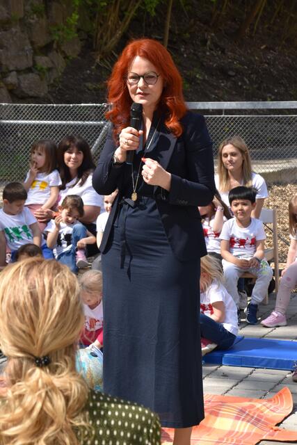 Bildungslandesrätin Dr. Cornelia Hagele ließ es sich nicht nehmen, dieser neuen Einrichtung (dessen Entstehung sie noch im Gemeinderat mitbeschlossen hat) in ihrem Heimatort einen Besuch abzustatten und mitzufeiern.