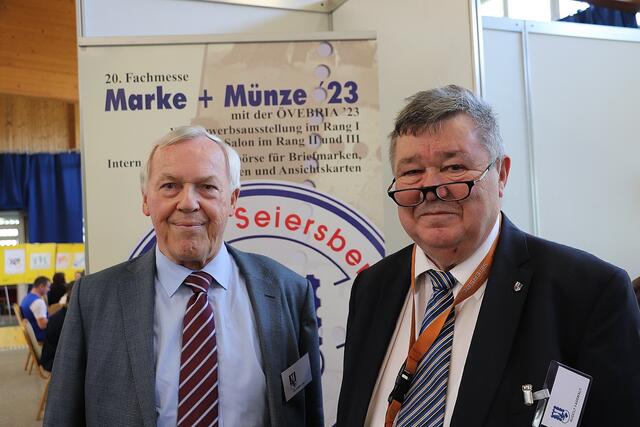 Armin Lind und Rudi Faßwald brachten 50 Aussteller, zwei Dutzend Händler und zahlreiche Interessierte zur Fachmesse Marke+Münze. | Foto: Edith Ertl