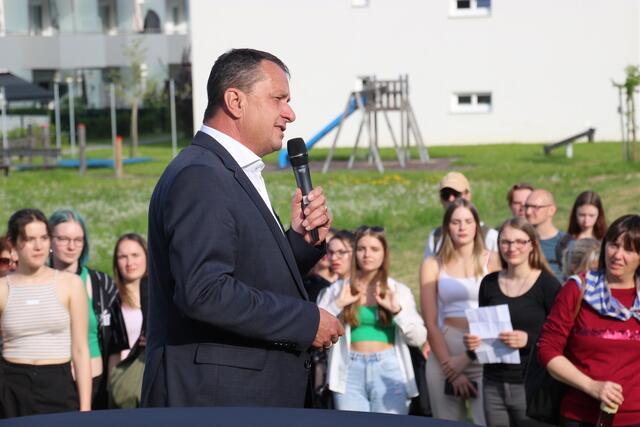 "Ihr seid die Leuchttürme für ein friedliches und tolerantes Europa", appellierte LAbg. Anton Froschauer. | Foto: Eckhart Herbe