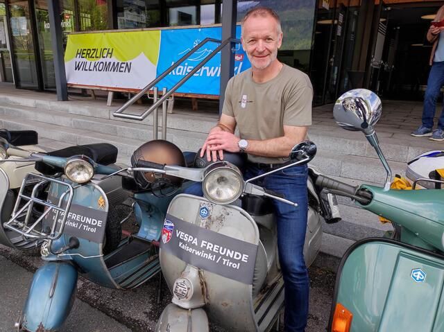 Bgm. Reinhold Flörl ist auch ein Vespafahrer