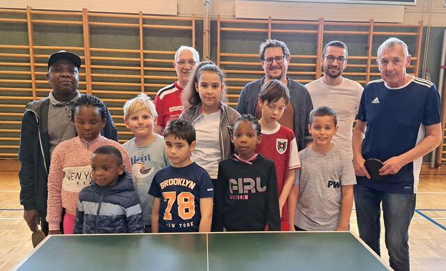 Teilnehmer am World Table Tennis Day in St. Pölten Otto Glöckelschule am Mühlweg 