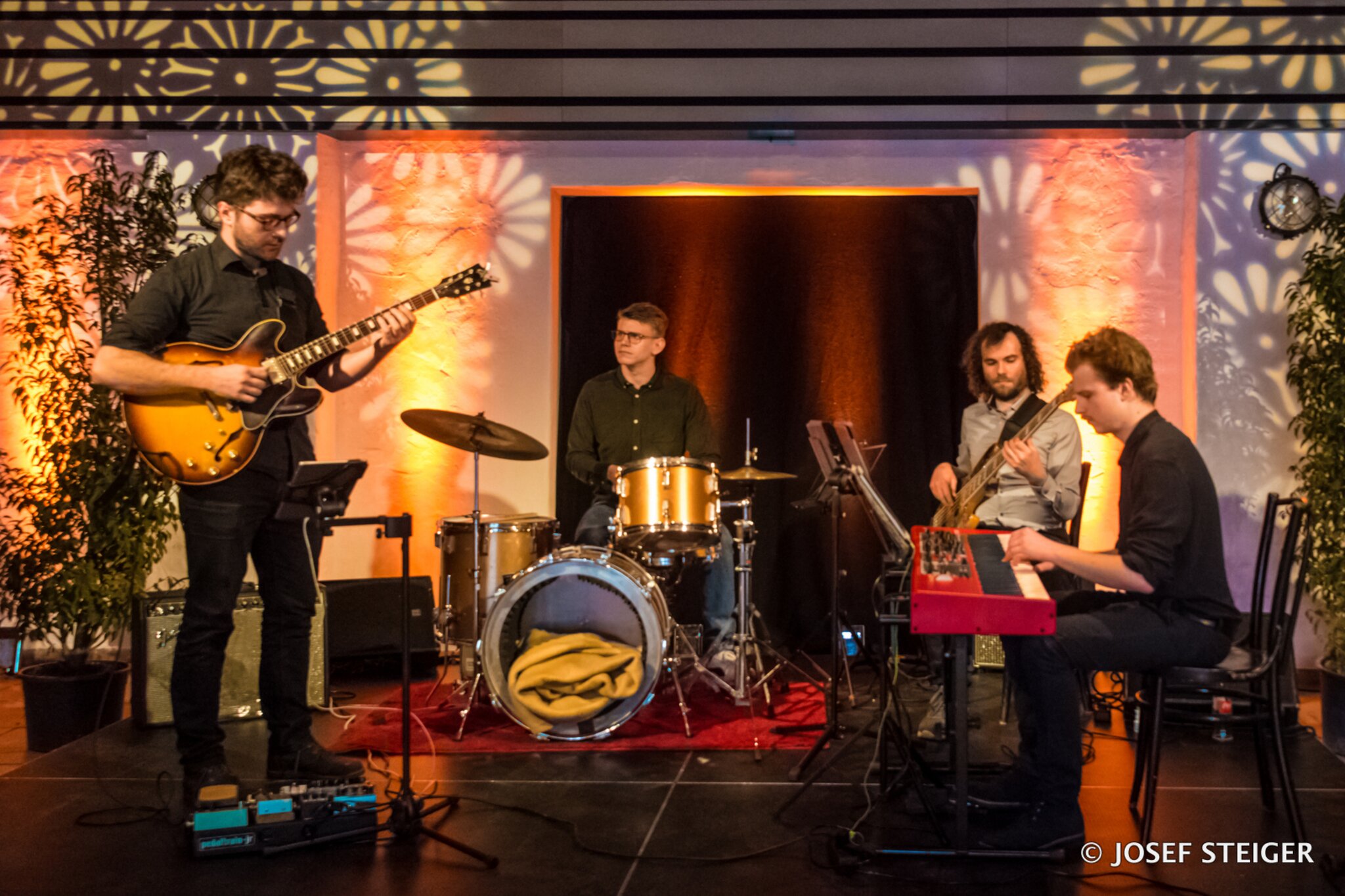 Der JAZZ BIERGARTEN mit dem mit dem Haydn Kons Jazz Quartett im Csello ...