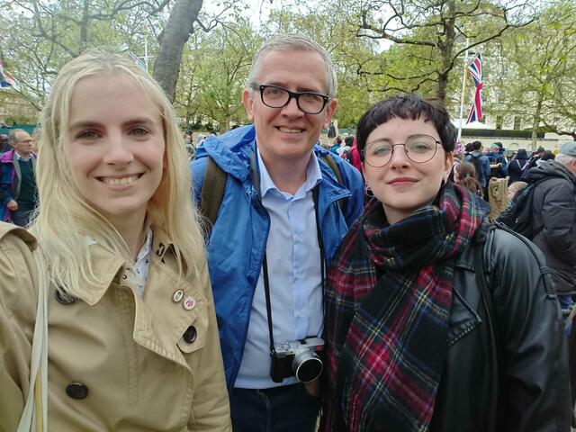 Very British: Anna, Christian und Lena Hoffmann live in London. | Foto: privat