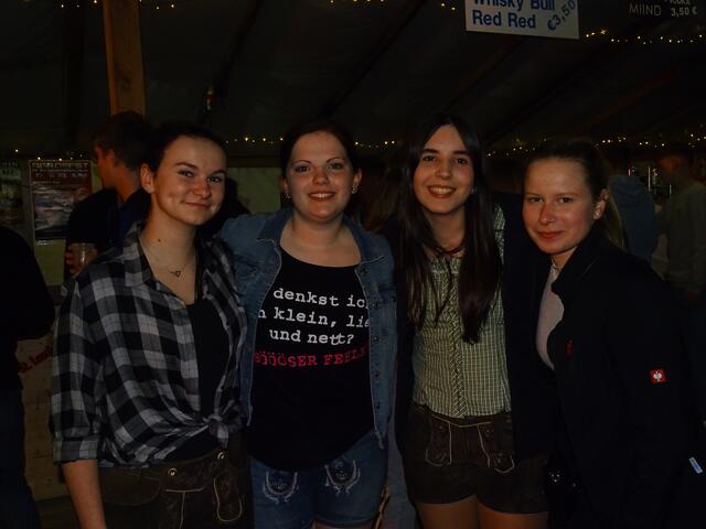 Magdalena Nagl, Lisa Stockner, Julia Atschreiter und Lena Schuller | Foto: Simon Glösl