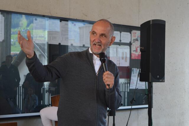 Laudator Pfarrer Andreas Tausch. | Foto: Siegele