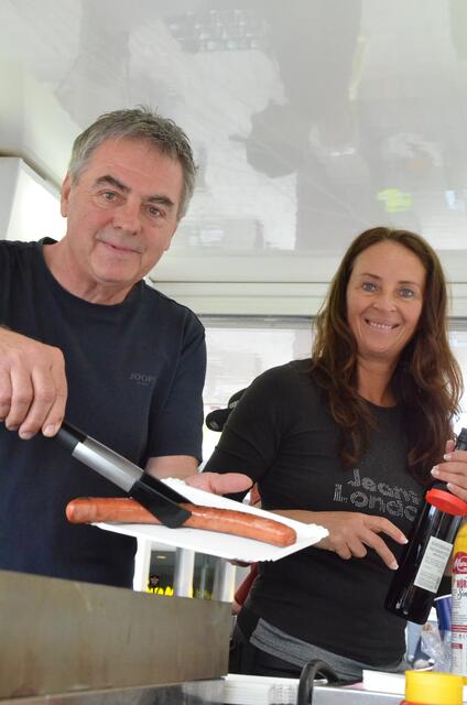 Gerry &amp; Sonja versorgten die vielen Besucher mit kulinarischen Schmankerln und passenden Durstlöschern.