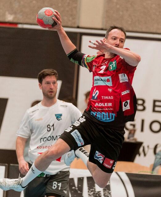 HT- Kapitän Alexander Wanitschek steuerte zwei Treffer zum souveränen Heimsieg bei | Foto: Handball Tirol
