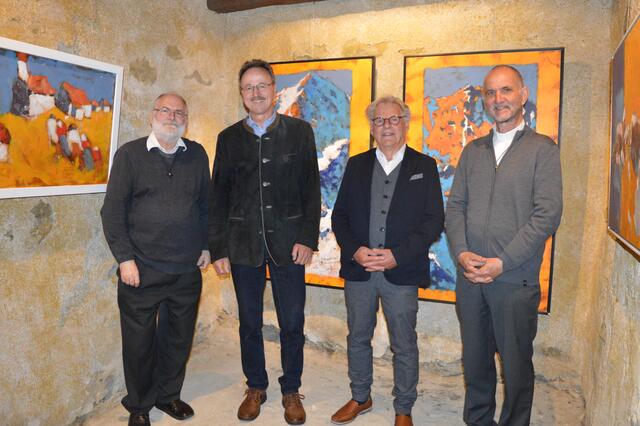 Gelungene Vernissage in Fließ: Pfarrer Richard Rotter, Dr. Walter Stefan, Künstler Hans Seifert und Pfarrer Andreas Tausch (v.li.) | Foto: Siegele