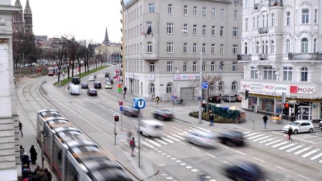 Die Gumpendorfer Straße ist die zentrale Verkehrsstraße des sechsten Bezirks.  | Foto: Elisabeth Schwenter