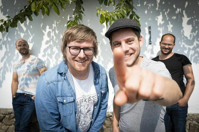 Die Mühlviertler Band rund um Georg Höfler und Sigi Mittermayr präsentieren am Freitag, 19. Mai, um 20 Uhr im Schloss Puchberg ihr neues Album. | Foto: Daniel Wochermayr