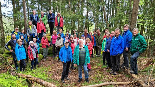 Die Teilnehmer der geführten Wanderung rund um Kautzen.  | Foto: Arbeitskreis Kautzen Aktiv