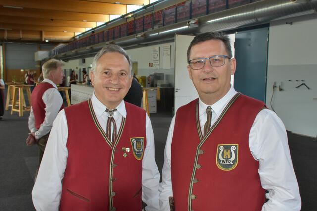 Kapellmeister Klaus Maurer (rechts) mit Stellvertreter Manfred Neuhold freuten sich über die gelungene Veranstaltung | Foto: Regionalmedien Steiermark