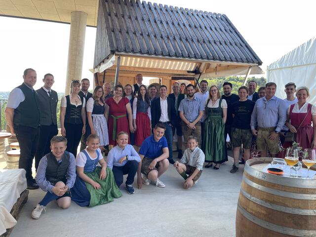 Zwölf Weinbäuerinnen und Weinbauern aus St. Veit in der Südsteiermark servierten ihre hervorragenden Weine bei "Wein und mehr" im ZIB Nikolai. | Foto: Janine Senger