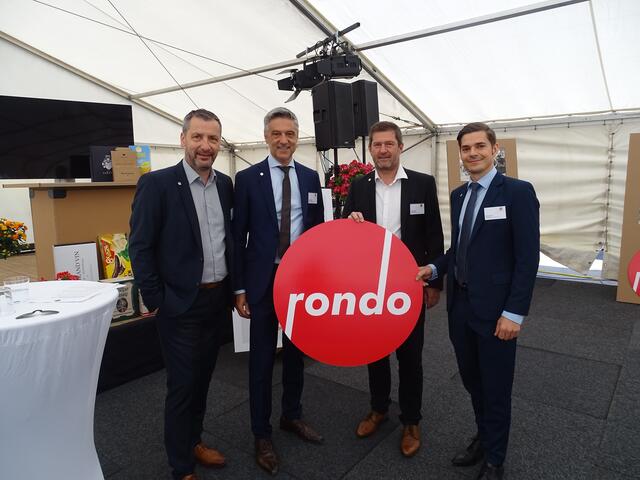 V.l.n.r: Otto Schweinzer (Geschäftsleiter Rondo St. Ruprecht), Hubert Marte (Vorstandsvorsitzender Ganahl AG), 
Udo Nachbaur (Technikvorstand Ganahl AG), Robert Posch (Betriebsleiter Rondo St. Ruprecht) | Foto: RegionalMedien Steiermark/Barbara Vorraber