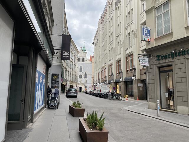 Laut den Plänen ist im Zuge der Errichtung einer Begegnungszone auch mehr Grün geplant. | Foto: Teischl