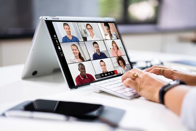 Digitale Grundbildung ermöglicht ein Teilhaben an der Gesellschaft. Ohne Wissen um Internet und Co. bleibt man vielfach auf der Strecke. | Foto: Panthermedia