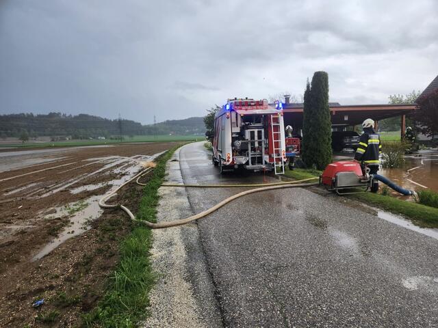Auch die Feuerwehr Haimburg war im Einsatz. | Foto: FF Haimburg