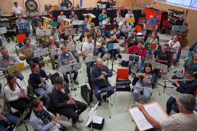 Das Symphonic Wind Orchestra bei der Vorbereitung auf die beiden Konzerte am 20. und 21. Mai 2023. | Foto: Emanuel Hasenauer