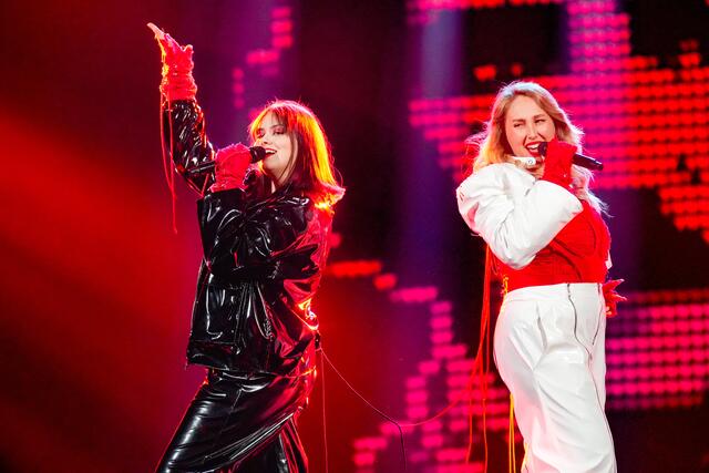 Mit "Who The Hell Is Edgar?" wollen TEYA &amp; SALENA am 11. Mai das Finalticket für den 13. Mai lösen. | Foto: ORF/Roman Zach-Kiesling