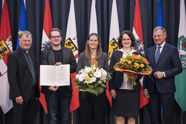 ARGE Schulpartnerschaft der HTL Braunau mit Sebastian Köpfle (Absolvent der HTL Braunau), Obfrau Birgit Falkner und Direktorin Gerda Schneeberger, Bischof Manfred Scheuer und Landeshauptmann Thomas Stelzer. | Foto: Land OÖ/Mayrhofer