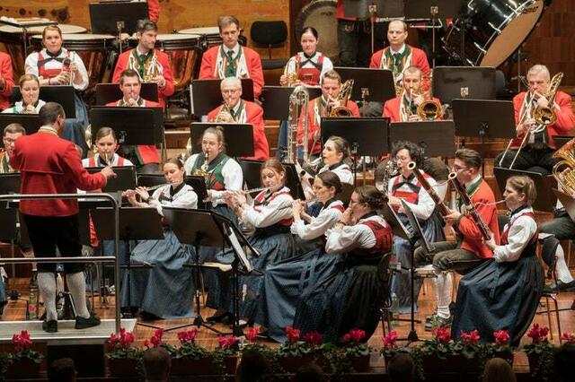 Offiziell uraufgeführt wird die neue Euregio-Komposition vom Sinfonischen Blasorchester der Tiroler Musikkapelle Wilten beim Euregio-Fest in Ala.  | Foto: Sigl