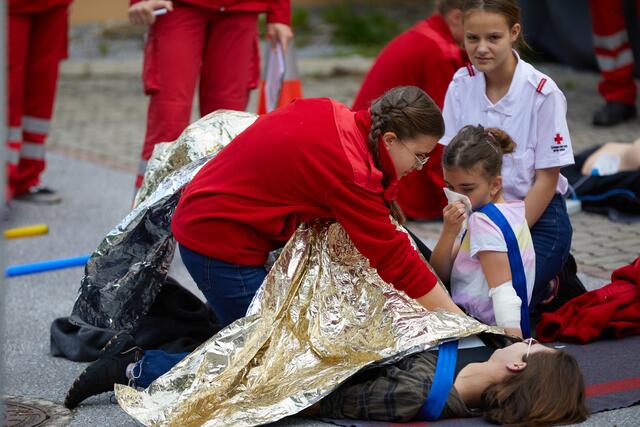 Unter dem Motto "Hände, die helfen" konnten Kinder und Jugendliche ihre Fähigkeiten bei der Ersten Hilfe unter Beweis stellen. | Foto: Rotes Kreuz