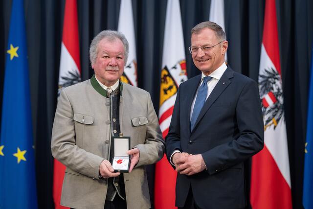 Hermann Mayr und Landeshauptmann Thomas Stelzer. (vlnr.) | Foto: Land OÖ