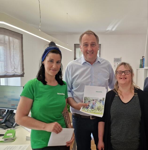 Mit St. Peters Gemeindechef Reinhold Ebner  | Foto: LNW