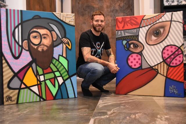 Der 33-Jährige hat sich fast alles selbst beigebracht. Heute kann er im Bereich Airbrush- und Grafitti fast alles umsetzen. | Foto: Kainz