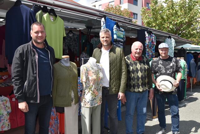 Der Oberwarter Wochenmarkt ist nach wie vor beliebter Treffpunkt. | Foto: Michael Strini