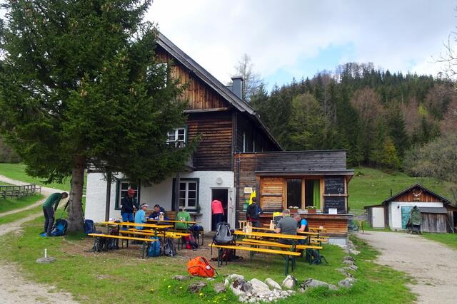 Rast und Einkehr beim Schutzhaus Vorderötscher