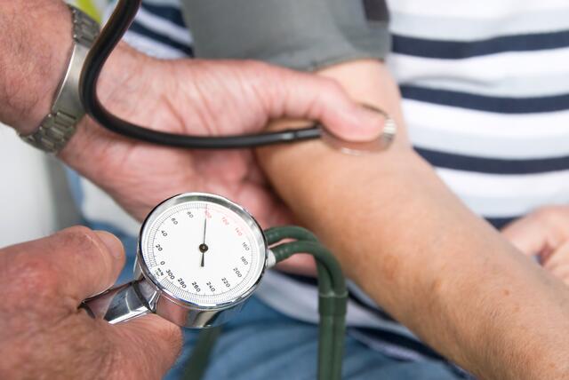 Geht es nach ÖÄK-Vizepräsident Harald Mayer sollen Patienten ohne Überweisung oder Notfall in der Ambulanz für alle Kosten aufkommen. | Foto: panthermedia/totalpics