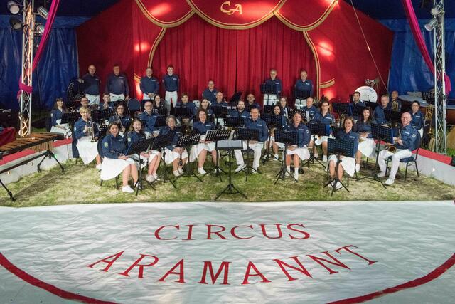 Konzert des Spielmannszug Neumarkt im Zelt des Wanderzirkus Aramannt. | Foto: Spielmannszug Neumarkt