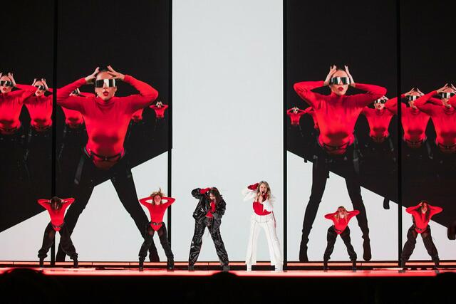 Auf geht's, TEYA &amp; SALENA: Die Österreicherinnen singen heute im 2. Semifinale des Eurovision Song Contests um das Finalticket. Laut Buchmachern im Vorfeld gewinnen sie sogar die rein vom Publikum bestimmte Wertung!  | Foto: Corinne Cumming/ EBU