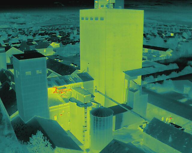 Die FF Ziersdorf hielt noch einige Stunden eine Brandwache. | Foto: BFKDO Hollabrunn