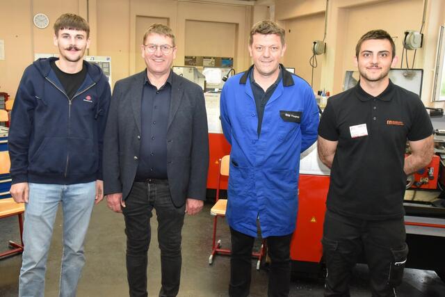 Organisator an der BS Schärding Josef Fasching und Lehrerkollege Friedrich Bögl und die Juroren Maximilian Eichlseder und Sebastian Fischerlehner | Foto: Alois Braid / BS Schärding
